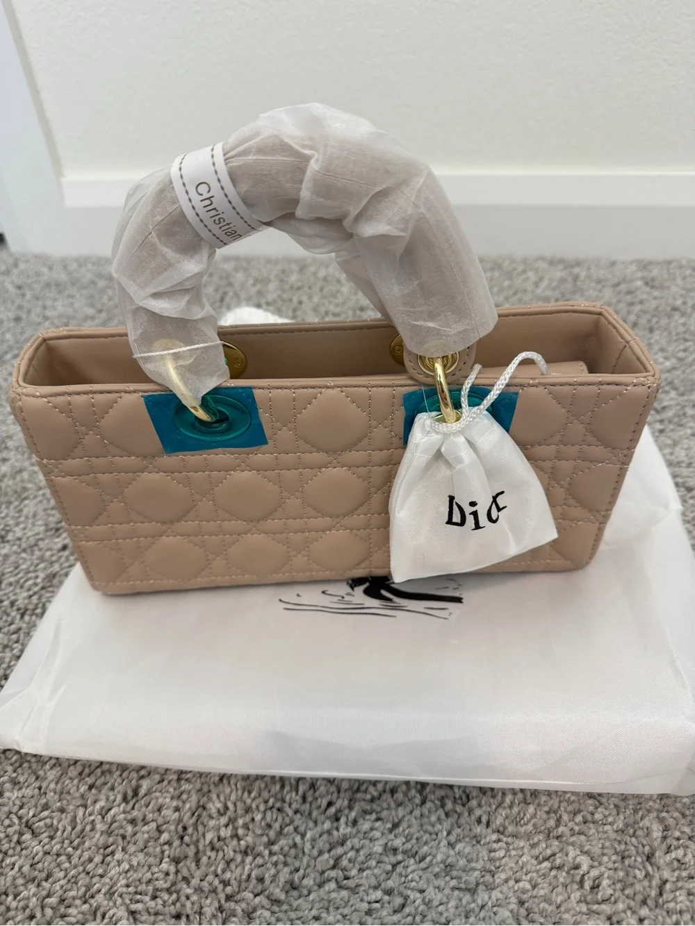 INSPIRED LADY D - JOY BAG in beige - Picture 1 of 5